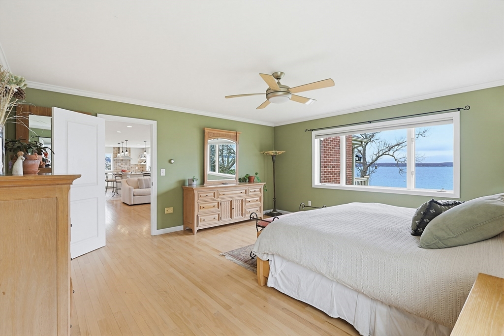 54 Oliver Hazard Perry Road Portsmouth, RI 02871 - Photo 10 of 27