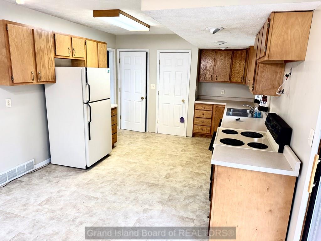 2915 South North Road Grand Island, NE 68803 - Photo 3 of 23 Gallery Image 3