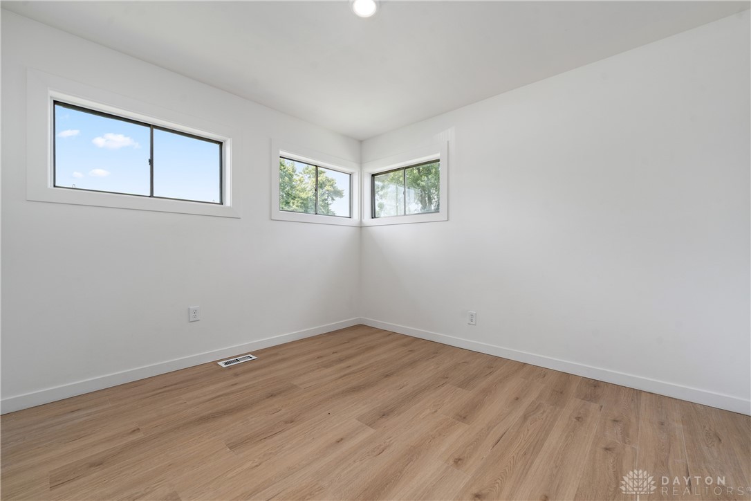 320 Spinning Road Dayton, OH 45431 - Photo 19 of 24 Gallery Image 19