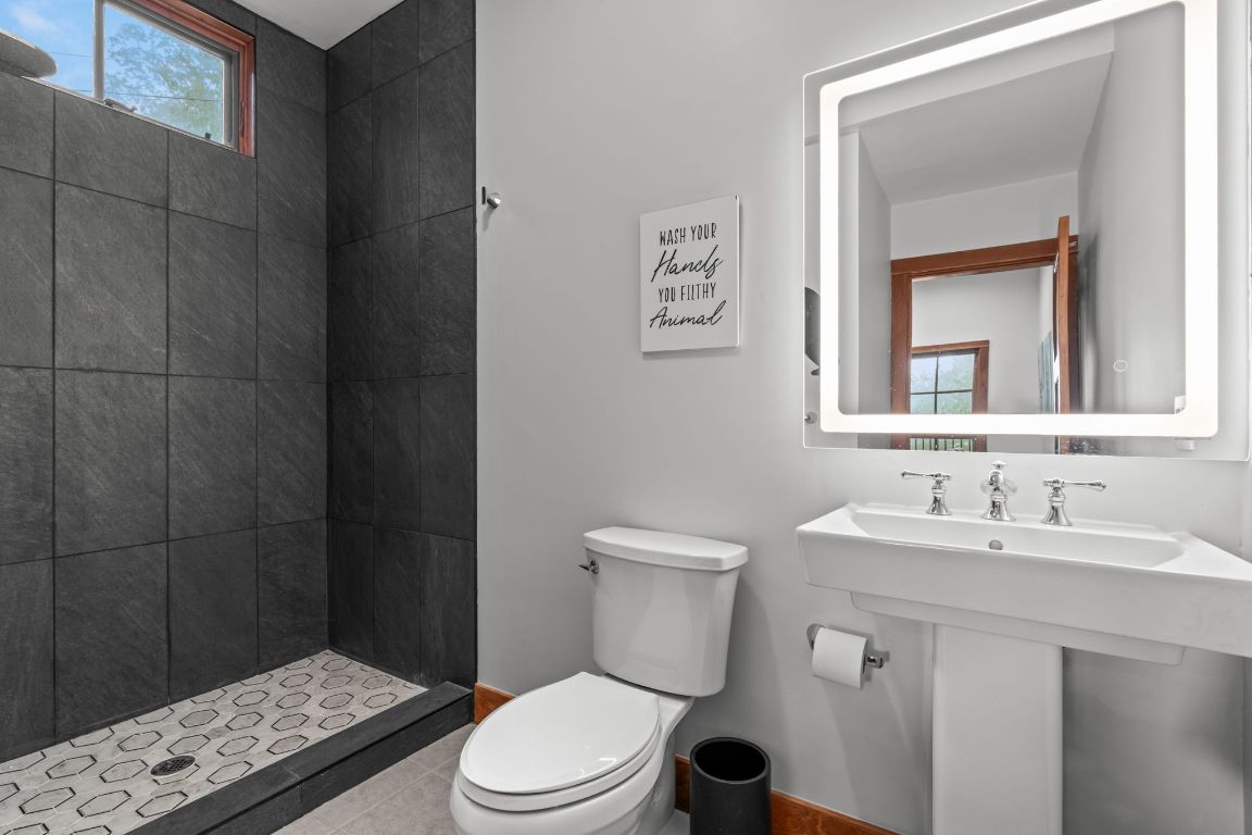 781 Hudson Road Highlands, NC 28741 - Photo 23 of 43 Upstairs Bath