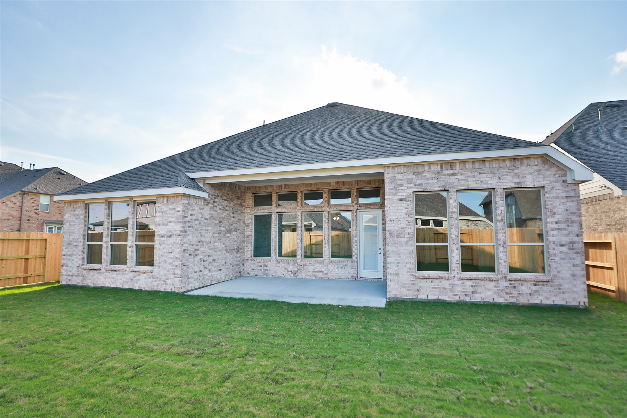 523 Blue River Trail Rosenberg, TX 77471 - Photo 33 of 34 front view of a house with a yard