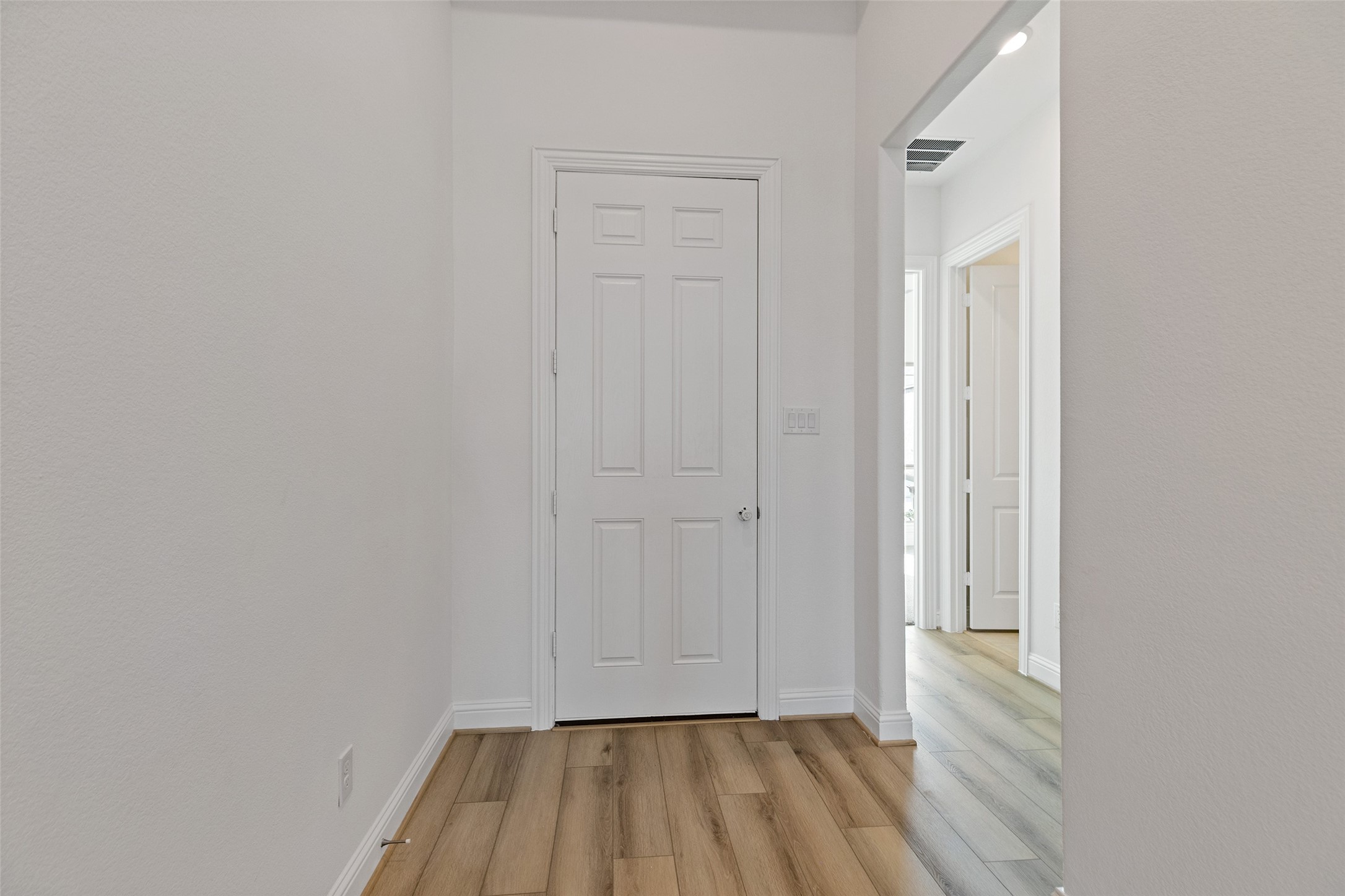 523 Blue River Trail Rosenberg, TX 77471 - Photo 5 of 34 a view of bathroom with a sink and a window