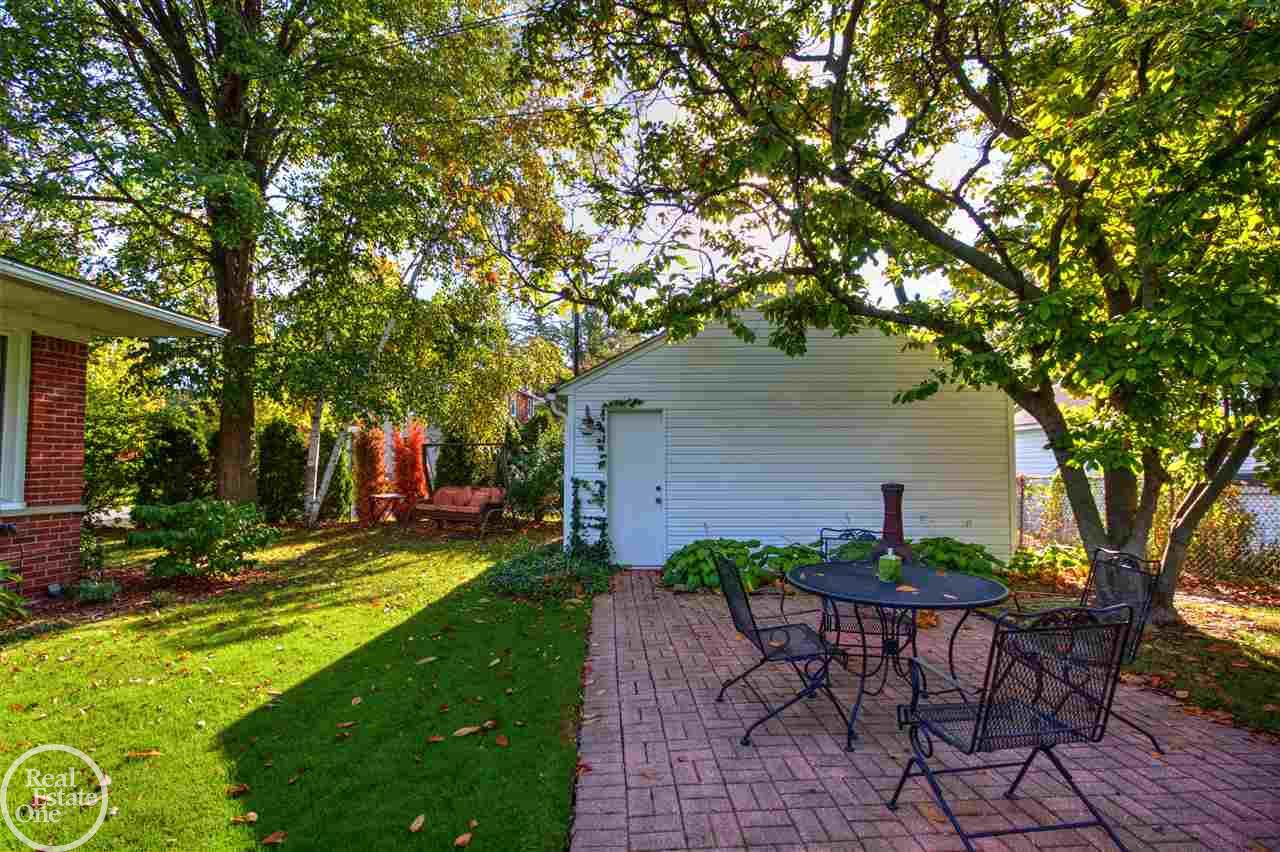 451 Touraine Road Grosse Pointe Farms, MI 48236 - Photo 10 of 40 Gallery Image 10