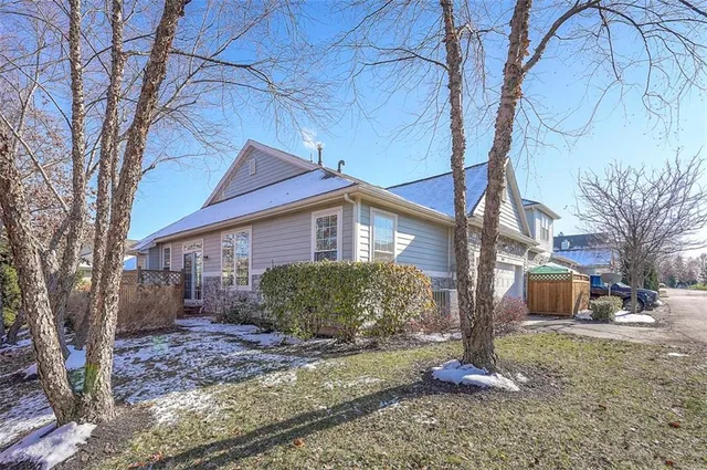 $420,000 | 7812 West 158th Street, Overland Park, KS 66223