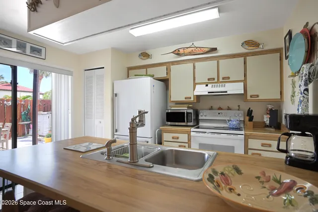 $2,400 | 3344 Sandy Reef Court, Melbourne Beach, FL 32951