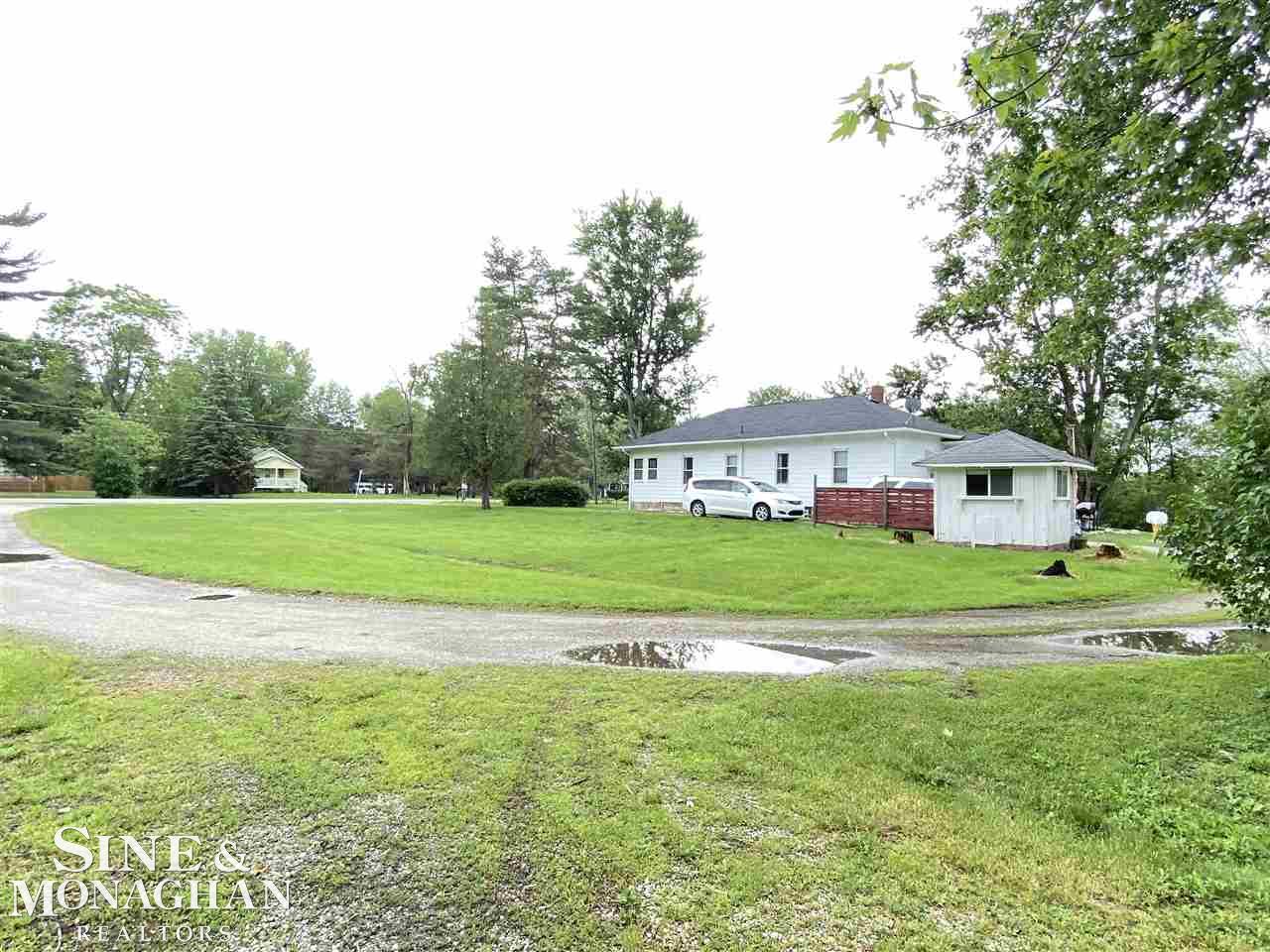3846 Ravenswood Road Port Huron, MI 48060 - Photo 6 of 70 50077395-5.JPG