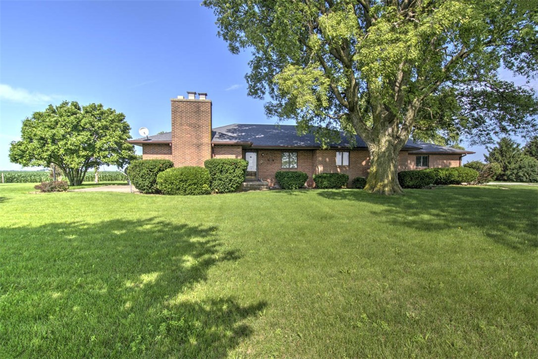 9149 1700 E Road Oreana, IL 62554 - Photo 2 of 47