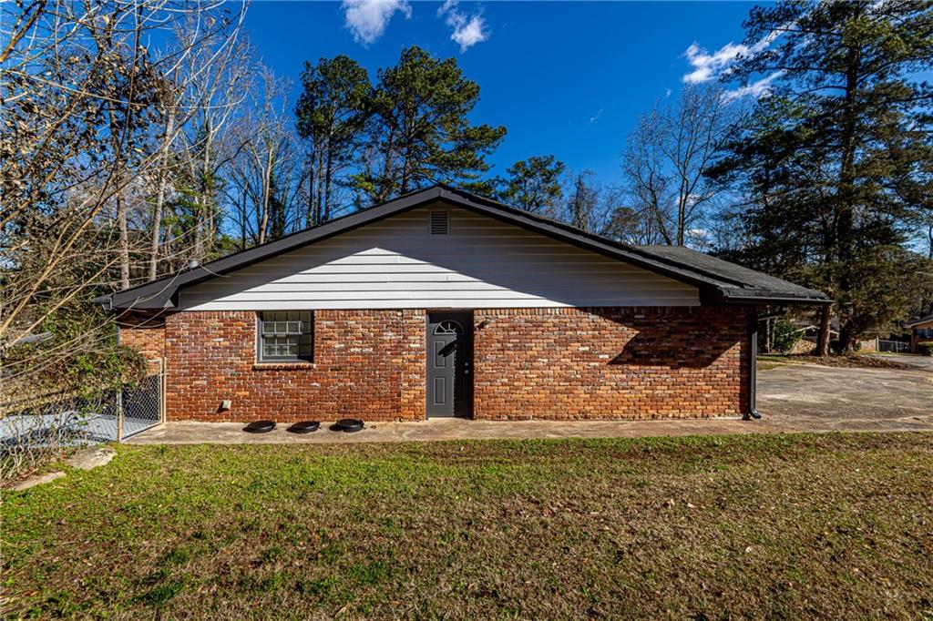 2362 Springrun Court Decatur, GA 30032 - Photo 6 of 83 a front view of house with yard