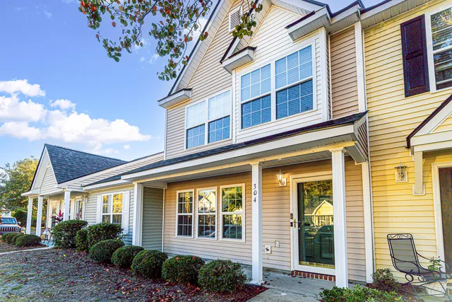 $278,000 | 304 Elm Hall Circle, Summerville, SC 29483