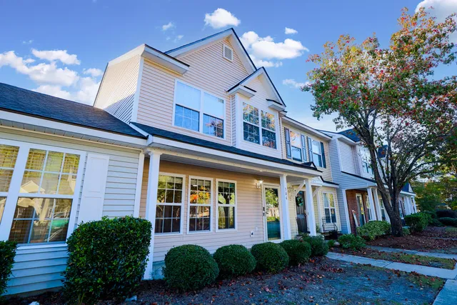 $278,000 | 304 Elm Hall Circle, Summerville, SC 29483