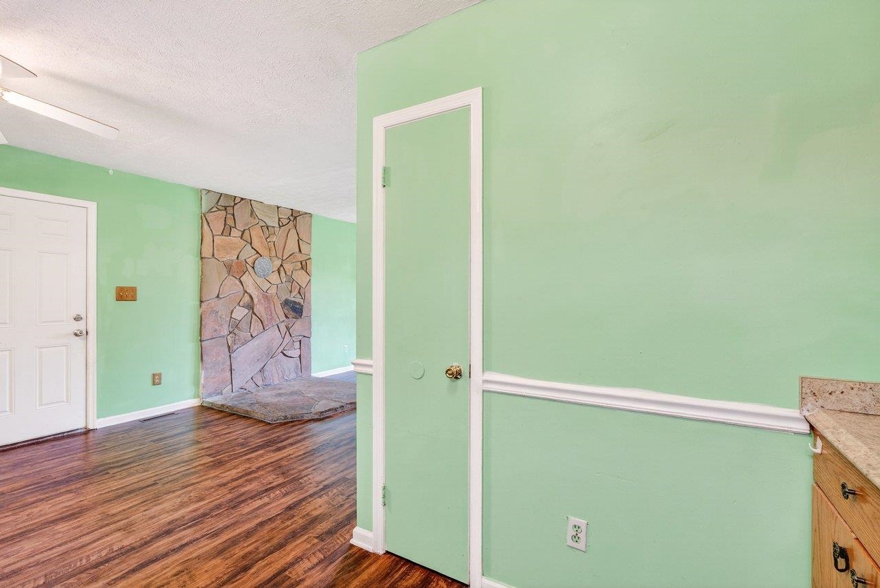 605 13th Street Grottoes, VA 24441 - Photo 15 of 45