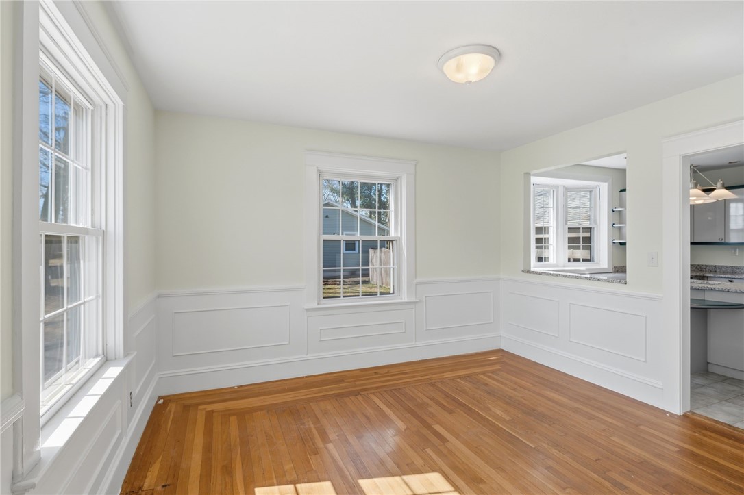 21 Earlham Way Warwick, RI 02886 - Photo 11 of 39