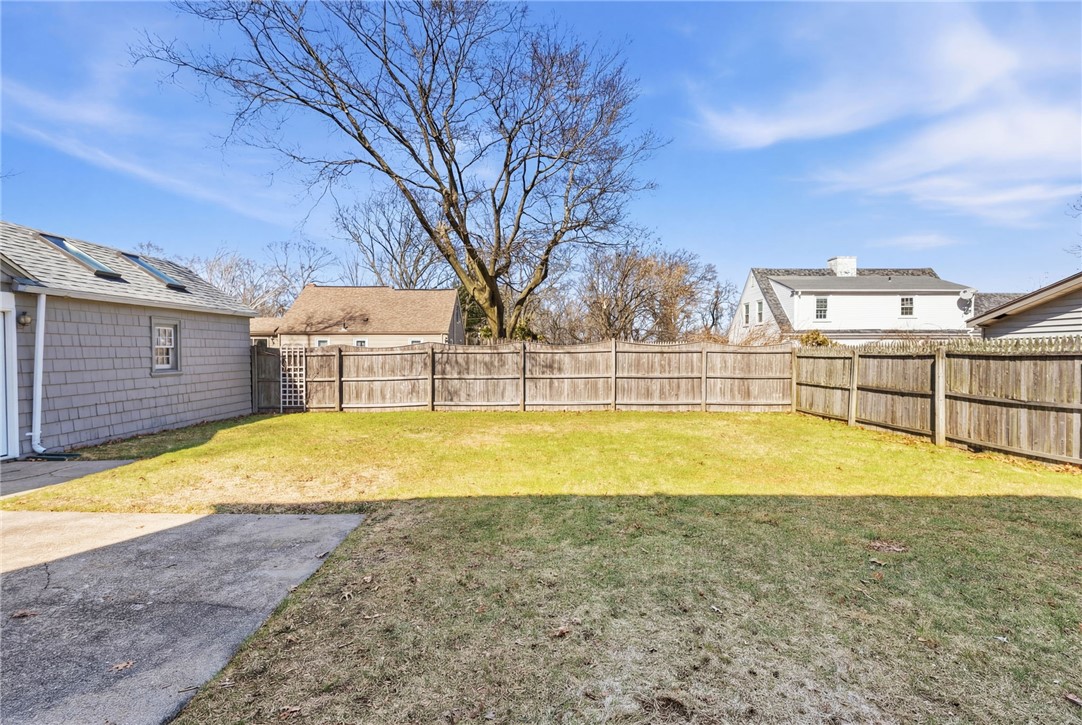 21 Earlham Way Warwick, RI 02886 - Photo 35 of 39