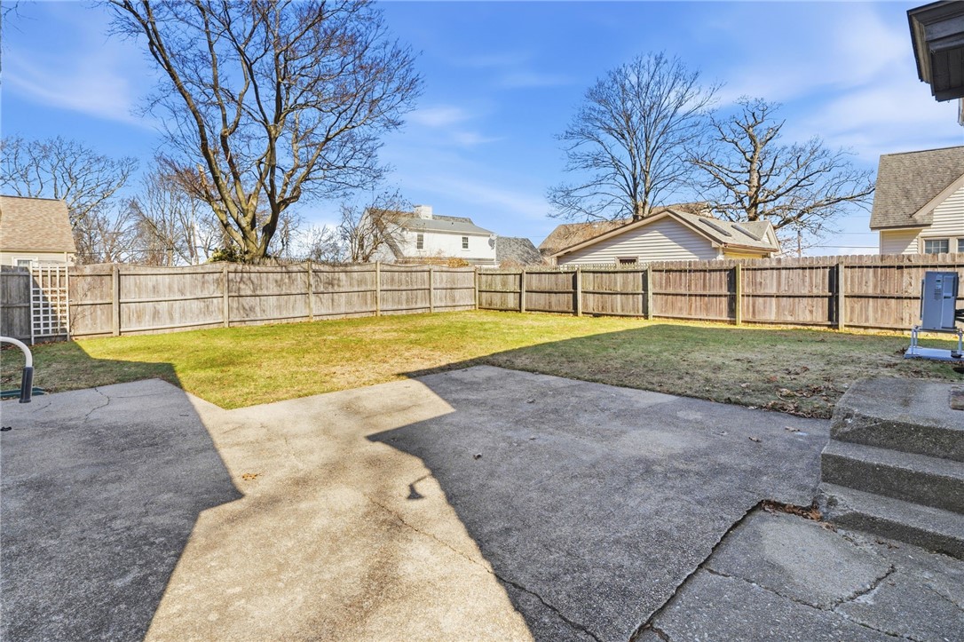 21 Earlham Way Warwick, RI 02886 - Photo 37 of 39