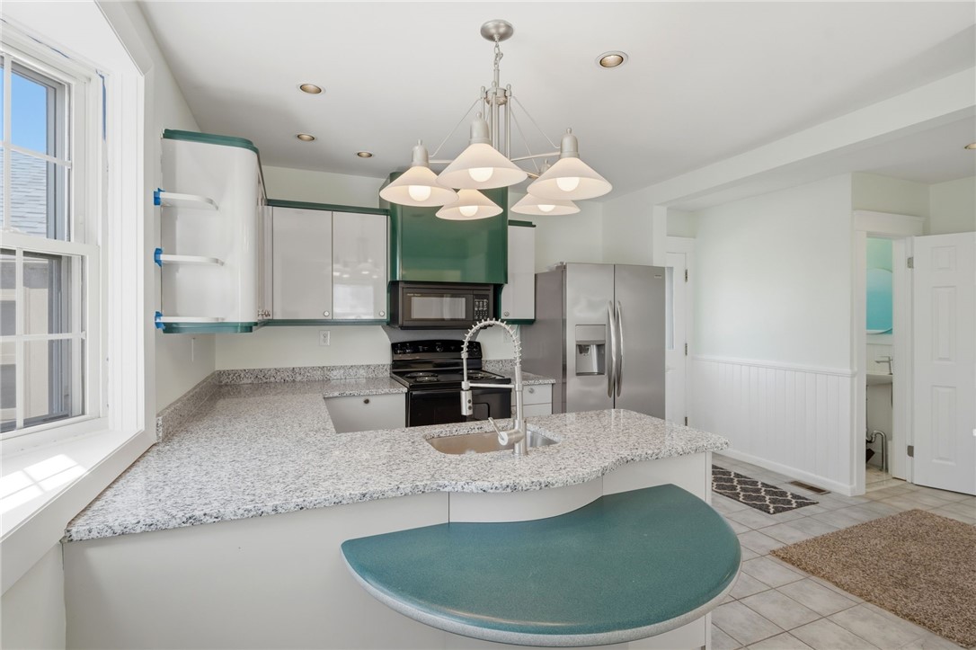 21 Earlham Way Warwick, RI 02886 - Photo 7 of 39