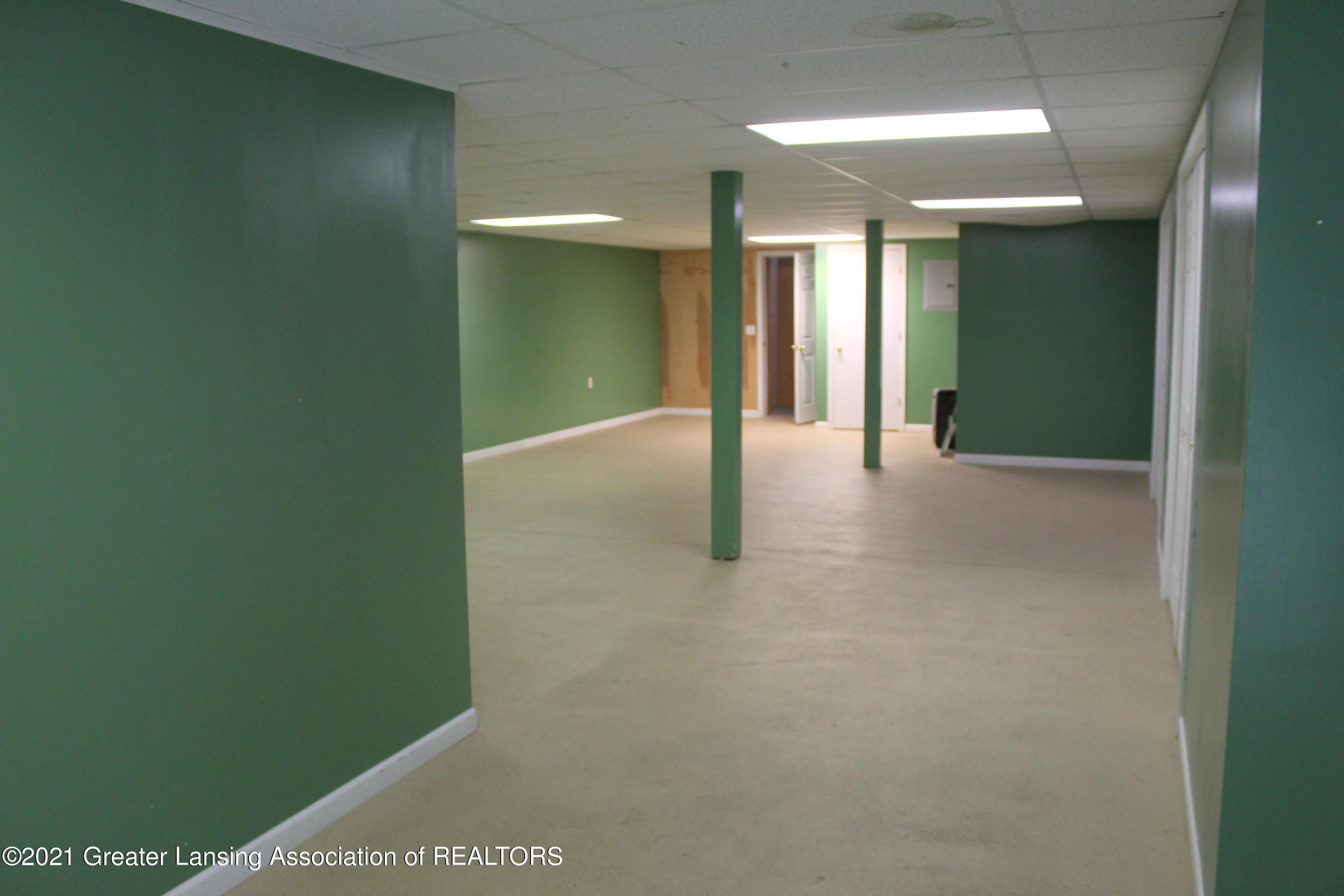 5509 North Chester Road Charlotte, MI 48813 - Photo 27 of 40 27