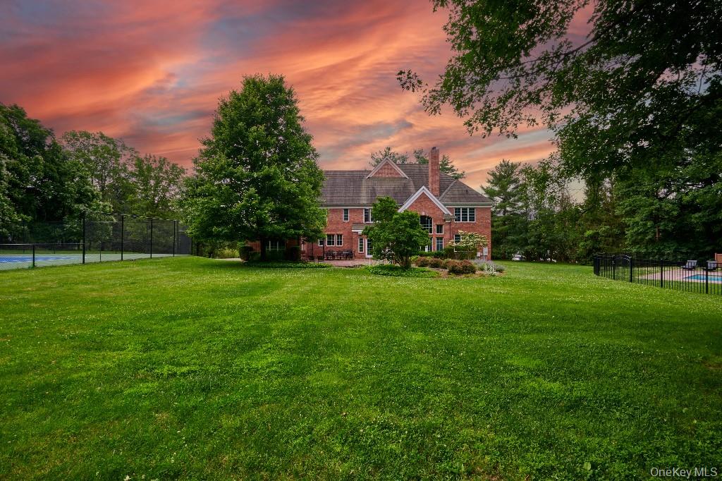 637 South Mountain Road New City, NY 10956 - Photo 4 of 37