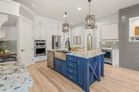 $950,000 | 5500 Collinwood Avenue, Fort Worth, TX 76107