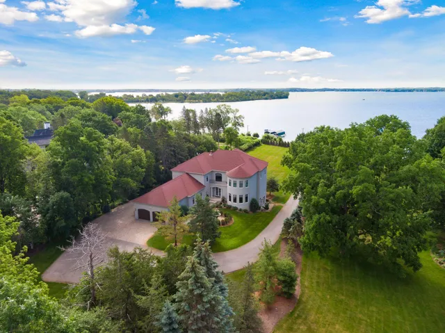 $3,950,000 | 1860 Shoreline Drive, Orono, MN 55391