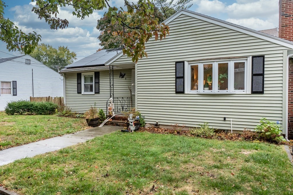 8 Meadow Brook Road Lynn, MA 01905 - Photo 3 of 19 Gallery Image 3