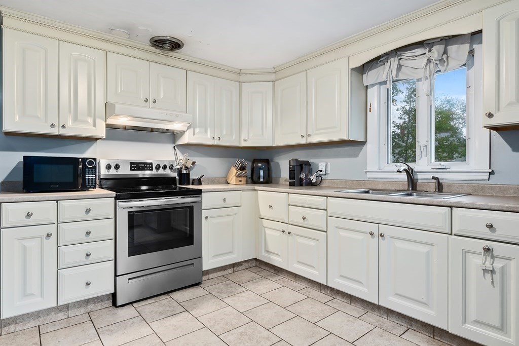 8 Meadow Brook Road Lynn, MA 01905 - Photo 5 of 19 Gallery Image 5