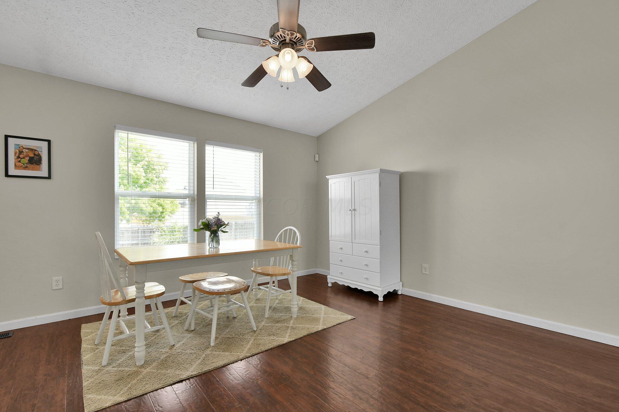 2498 Linbaugh Road Grove City, OH 43123 - Photo 5 of 28 6-web-or-mls-2498-linbaugh-rd