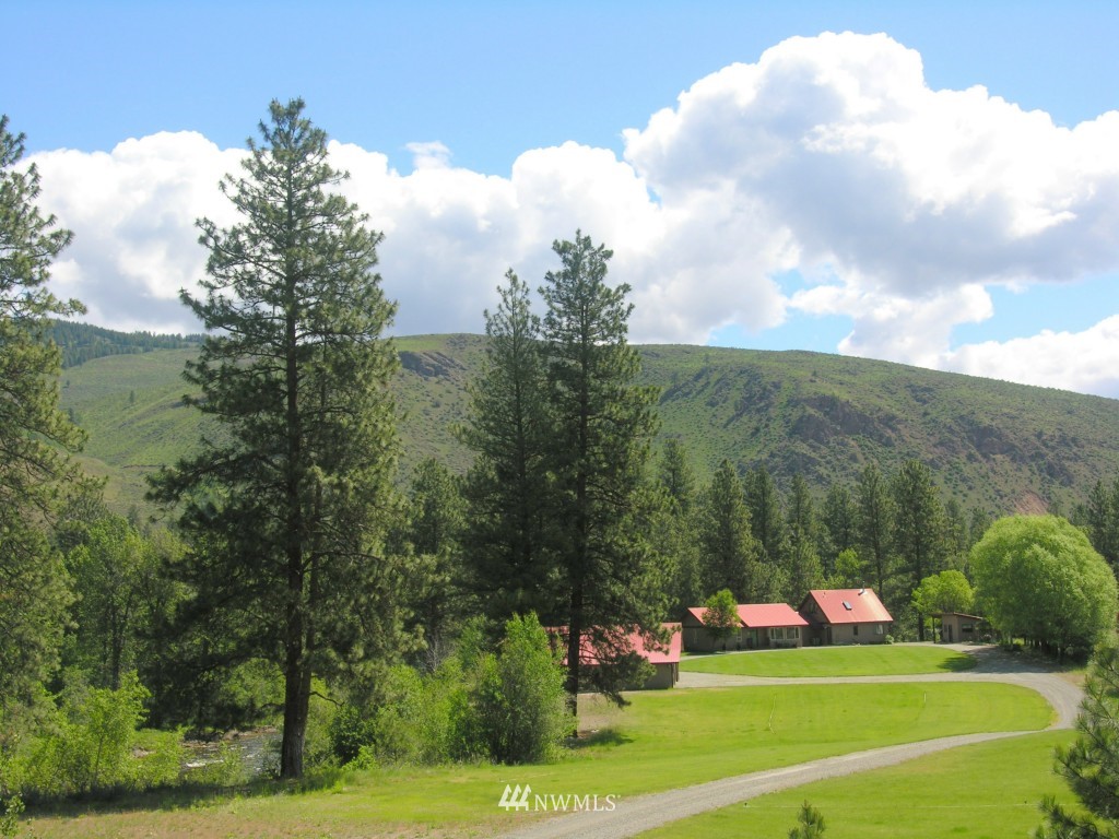 350 West Chewuch Road Winthrop, WA 98862 - Photo 5 of 24 Gallery Image 5