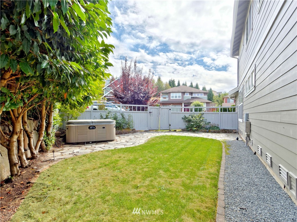 16418 Southeast 166th Terrace Renton, WA 98058 - Photo 4 of 25 Gallery Image 4