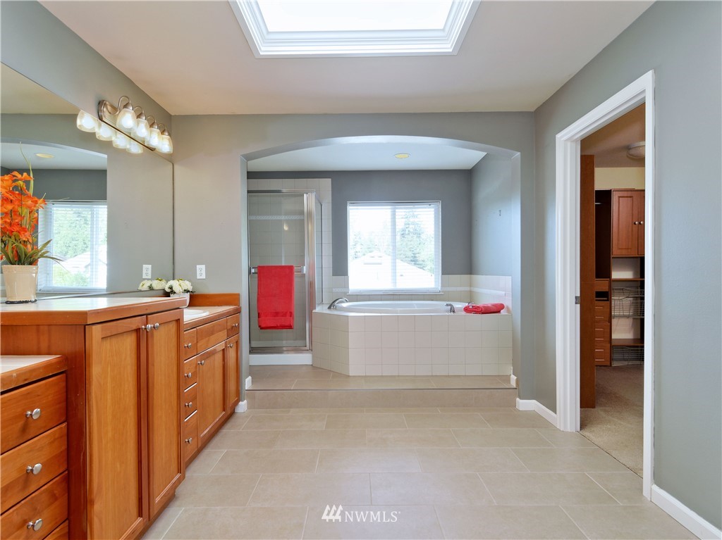 16418 Southeast 166th Terrace Renton, WA 98058 - Photo 9 of 25 Gallery Image 9