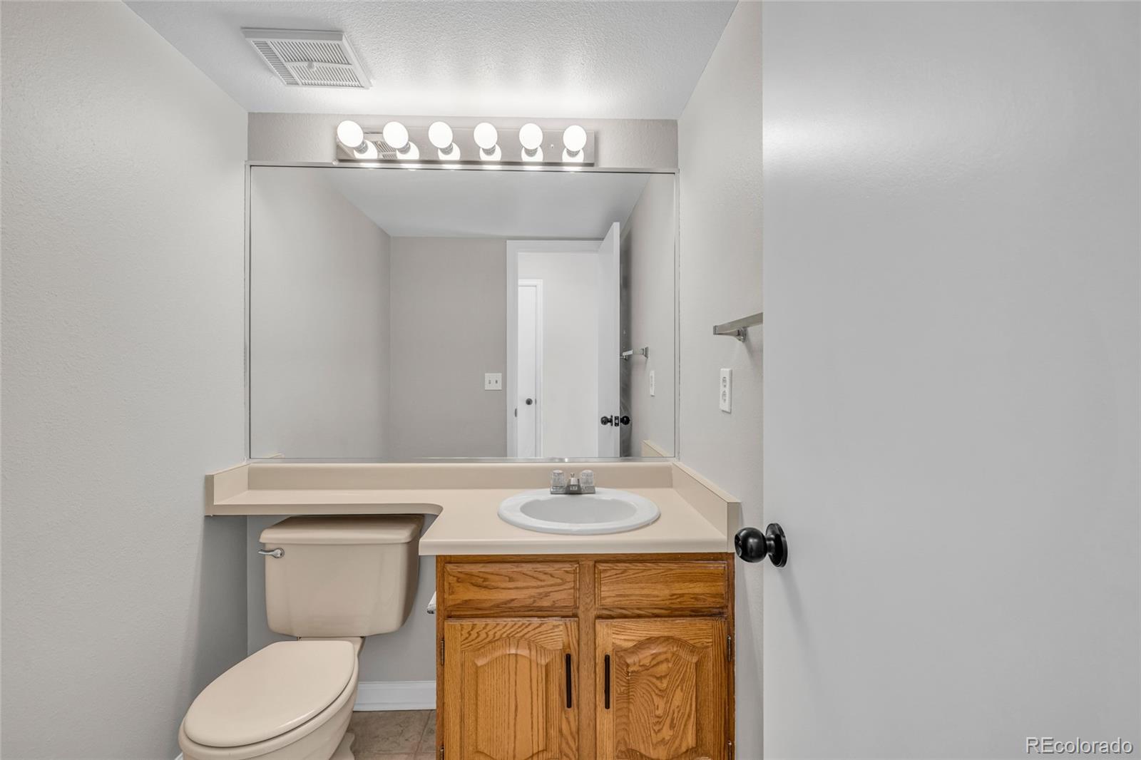 9390 Yale Lane Highlands Ranch, CO 80130 - Photo 10 of 49