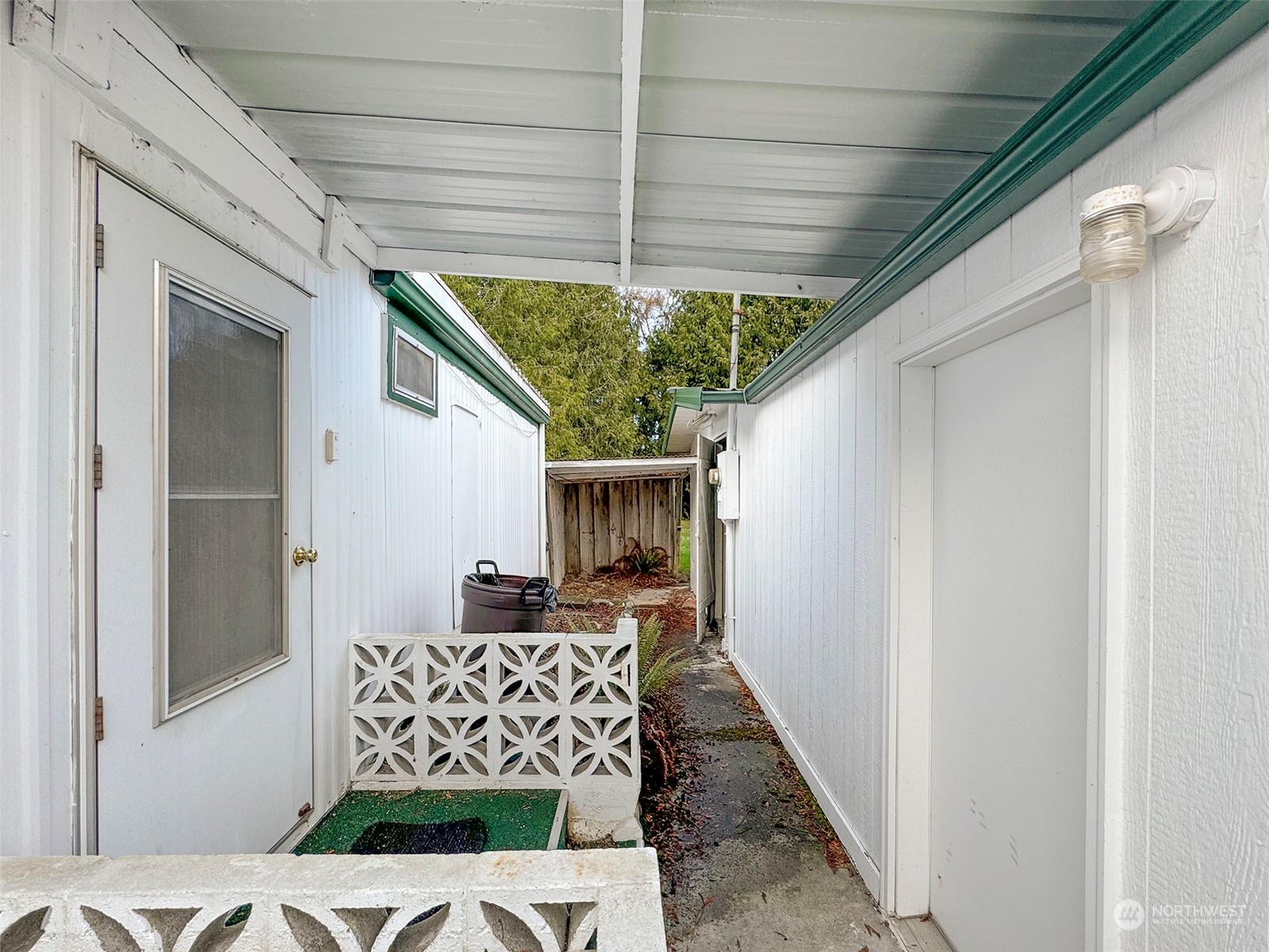 183 Spath Road Sequim, WA 98382 - Photo 24 of 40 a view of a porch
