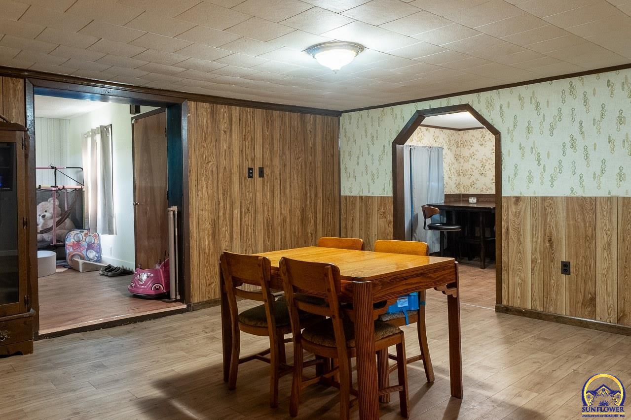 1501 Northeast Calhoun Bluff Road Topeka, KS 66617 - Photo 14 of 38