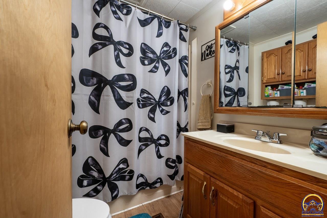 1501 Northeast Calhoun Bluff Road Topeka, KS 66617 - Photo 19 of 38