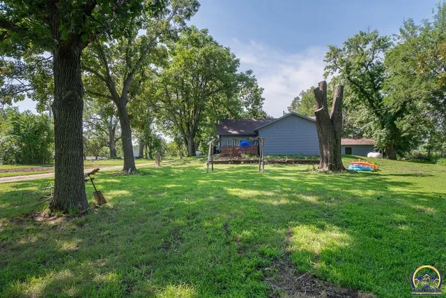 $274,900 | 1501 Northeast Calhoun Bluff Road, Topeka, KS 66617