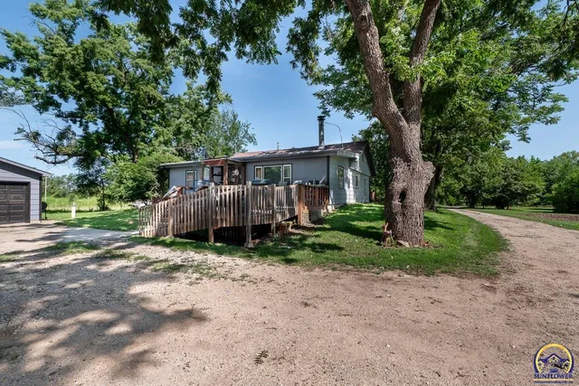 $274,900 | 1501 Northeast Calhoun Bluff Road, Topeka, KS 66617