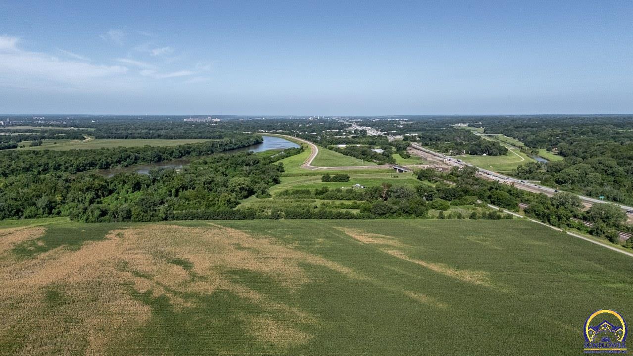 1501 Northeast Calhoun Bluff Road Topeka, KS 66617 - Photo 29 of 38