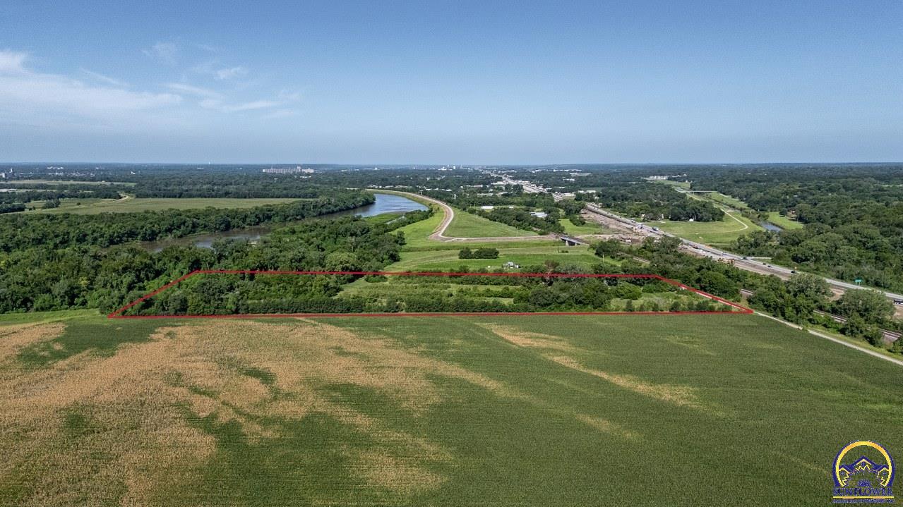 1501 Northeast Calhoun Bluff Road Topeka, KS 66617 - Photo 30 of 38