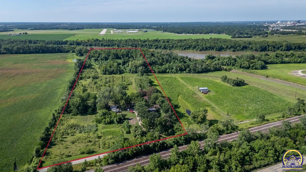 1501 Northeast Calhoun Bluff Road Topeka, KS 66617 - Photo 34 of 38