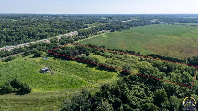 $274,900 | 1501 Northeast Calhoun Bluff Road, Topeka, KS 66617