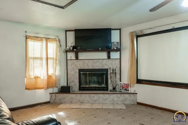 $274,900 | 1501 Northeast Calhoun Bluff Road, Topeka, KS 66617