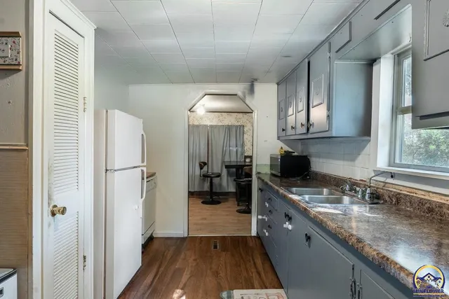 $274,900 | 1501 Northeast Calhoun Bluff Road, Topeka, KS 66617