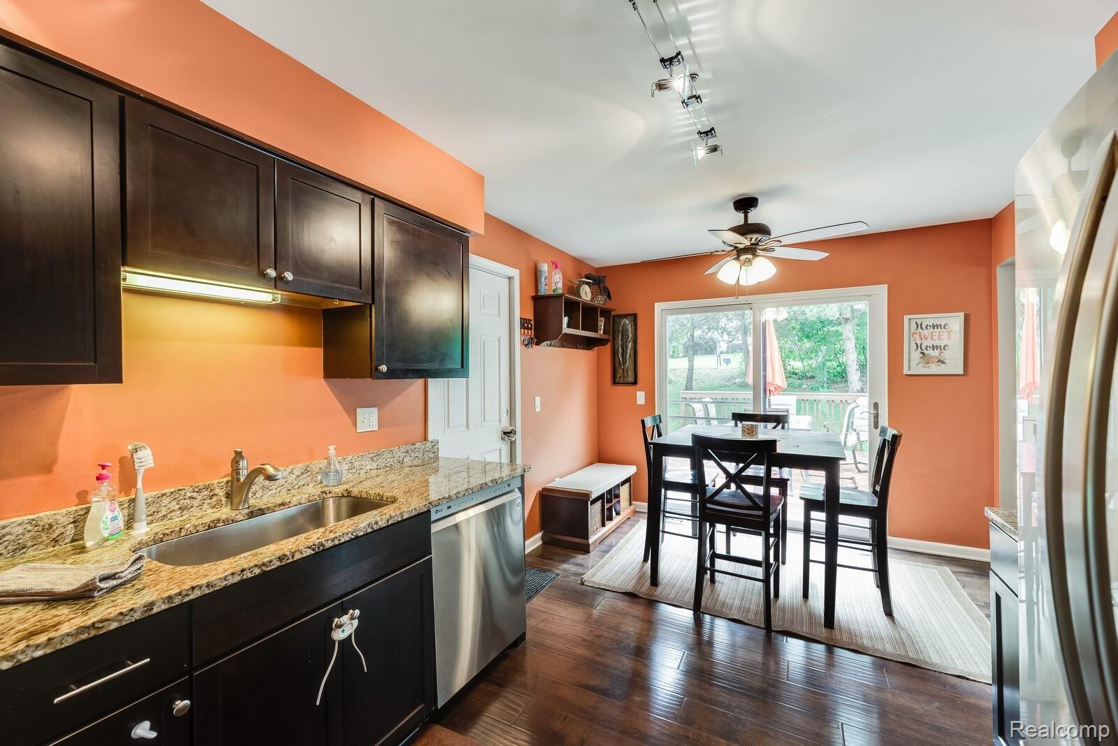 1689 Morningside Lane Rochester, MI 48307 - Photo 12 of 33 14__DSC5512_1_mls.jpg