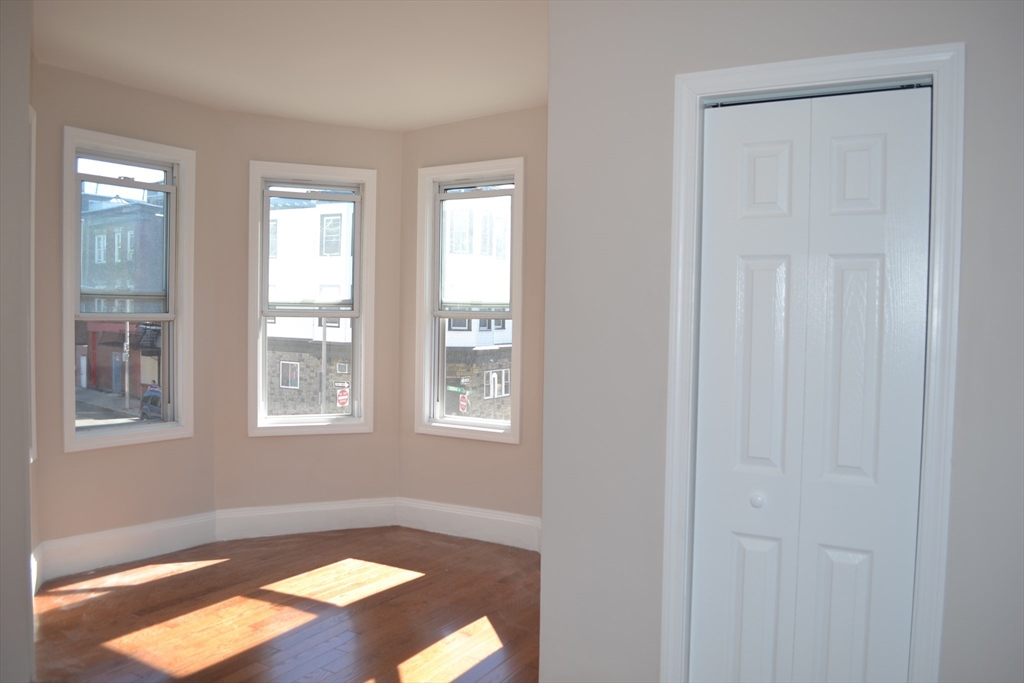 241 Maverick Street, Unit 2 Boston, MA 02128 - Photo 3 of 5