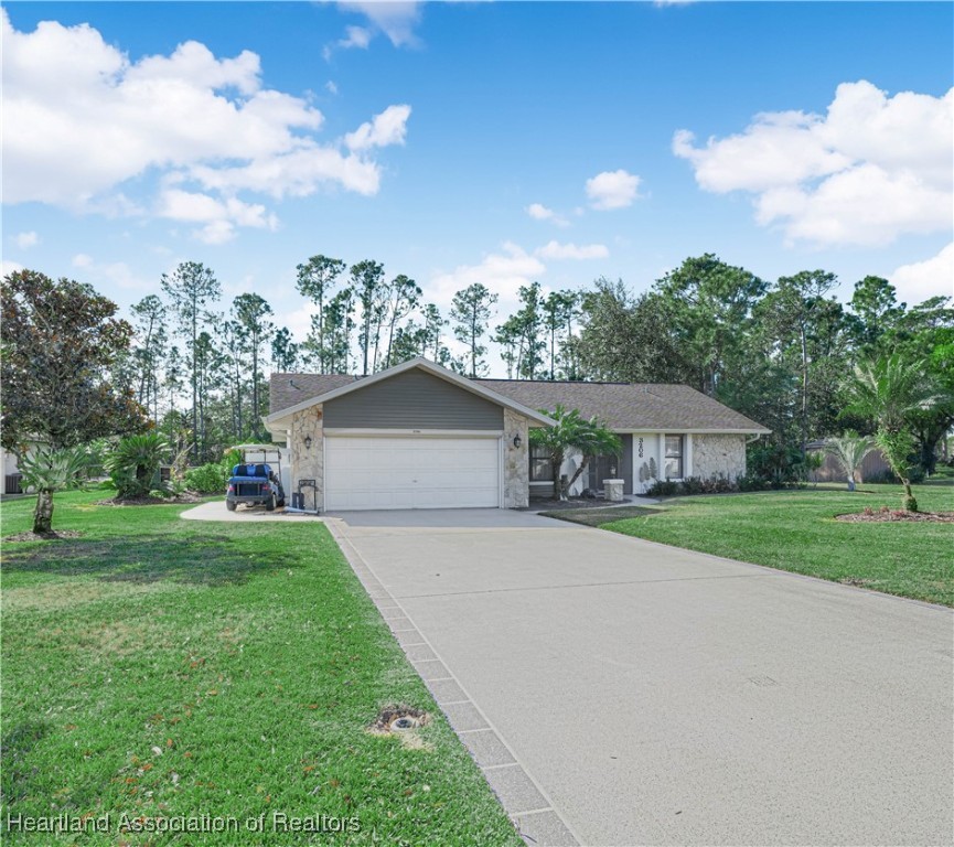 3206 Divot Road Sebring, FL 33872 - Photo 1 of 40 Gallery Image 1