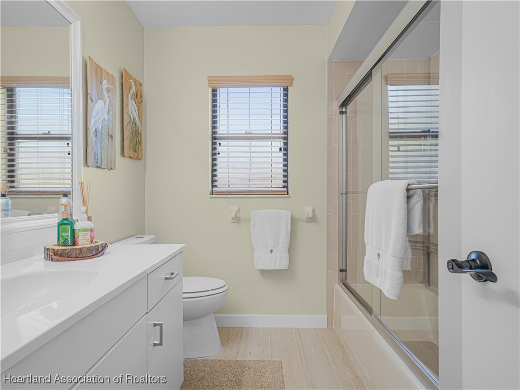 3206 Divot Road Sebring, FL 33872 - Photo 24 of 40 Hall Bath - tub/shower combination