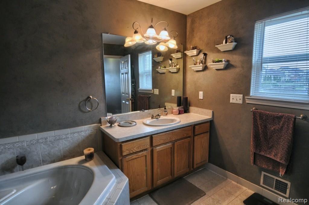 28320 Katie Road New Baltimore, MI 48047 - Photo 20 of 27 Master_Bathroom.jpg
