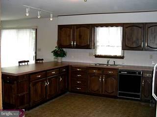 960 Cadmus Road Pottstown, PA 19465 - Photo 4 of 6