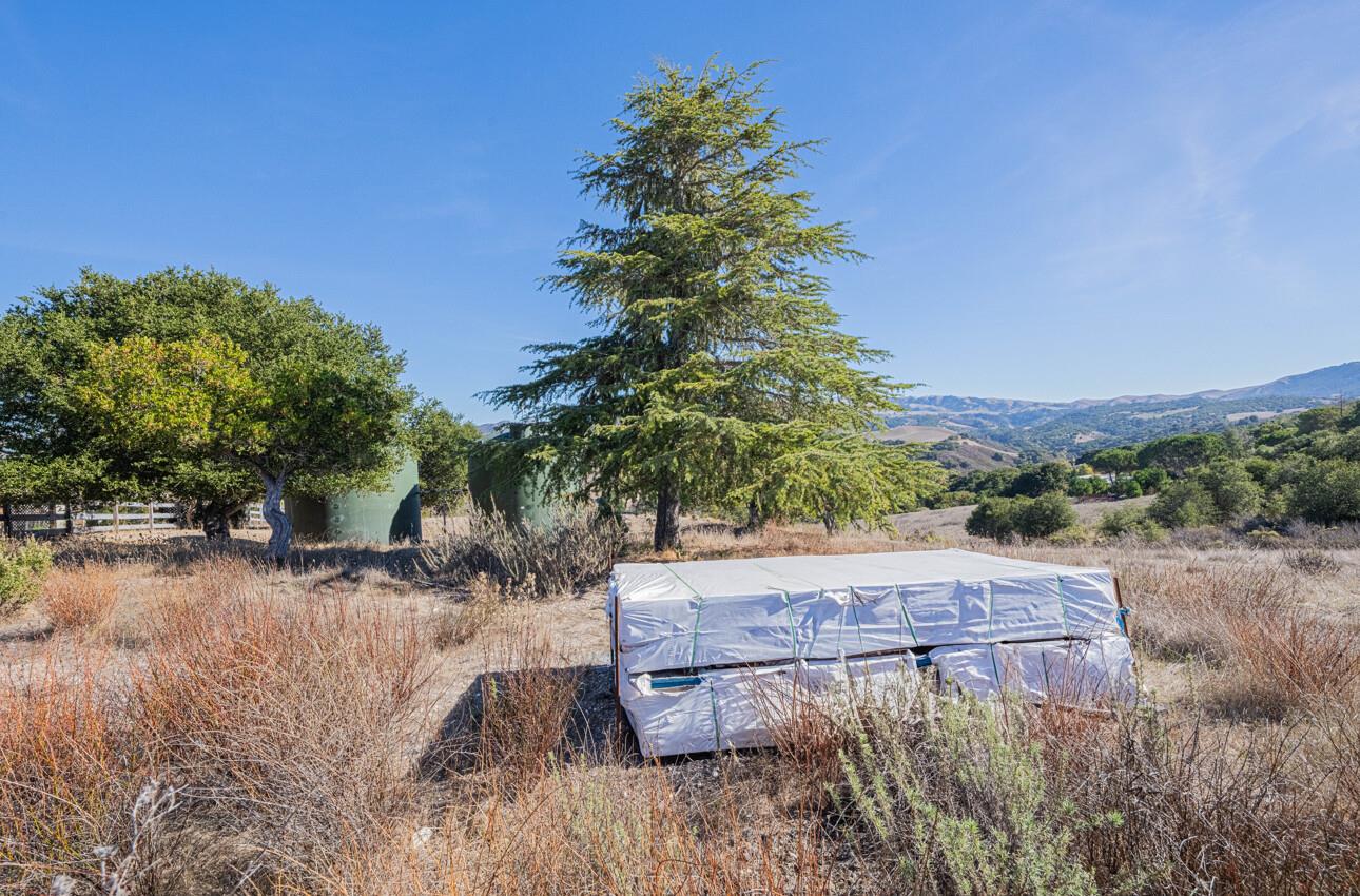 297 Corral De Tierra Road Salinas, CA 93908 - Photo 24 of 28 a view of a backyard with a tub