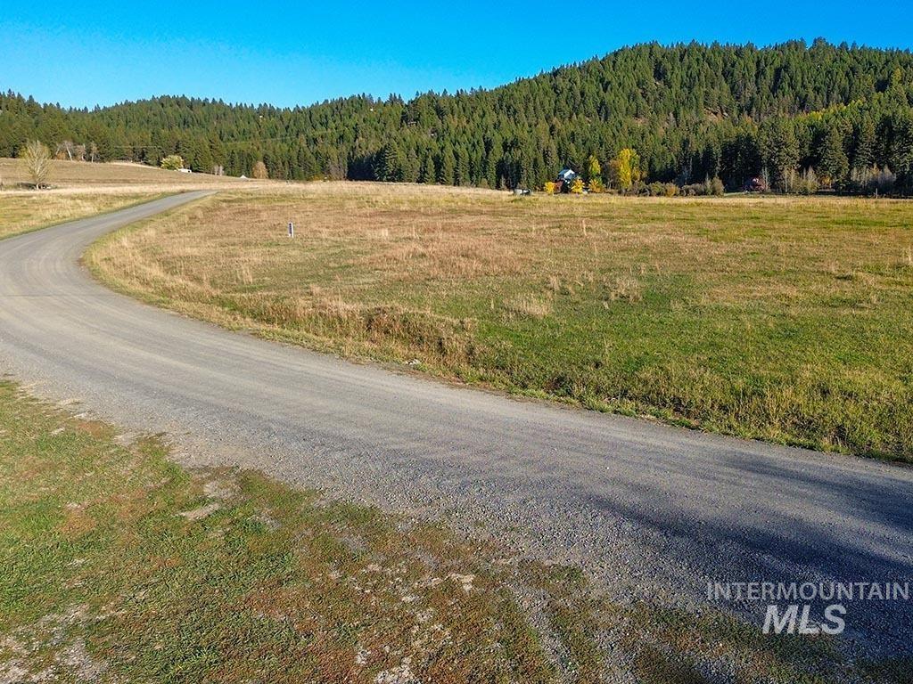 23 Hall Lane Cascade, ID 83611 - Photo 3 of 12