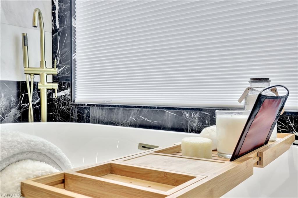 1964 Timarron Way Naples, FL 34109 - Photo 18 of 36